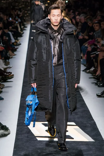 Look 48